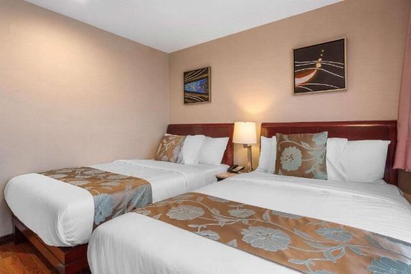 The L Hotel image 42